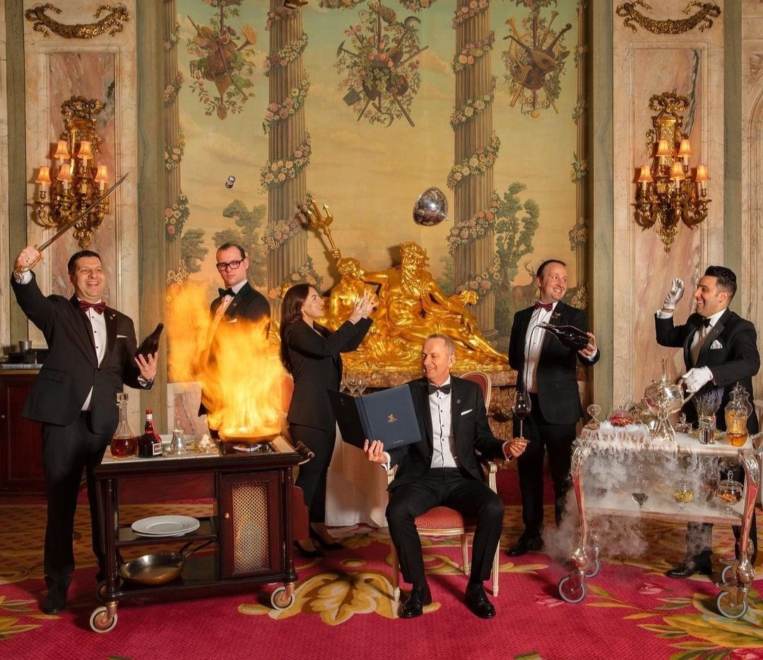 cppluxury's tweet photo. Without any renovations in sight (which are critical) The RITZ London runs various irrelevant brand communications campaigns
#TheRitzLondon #RitzLondon #TheRitz #London #CesarRitz #Qatar #QatarOwned #luxury #luxuryhotels #luxuryhospitality @theritzlondon https://t.co/rWTcuuR94L