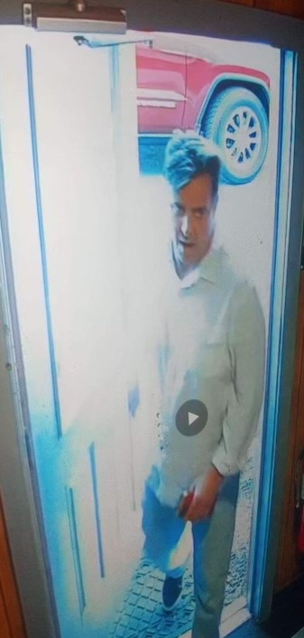 ***Connecticut State Police Needs Your Help***
Troop K is attempting to ID the person in these images, regarding an alleged larceny in Moodus (East Haddam). Anyone with information is asked to call Troop K at (860)465-5400.