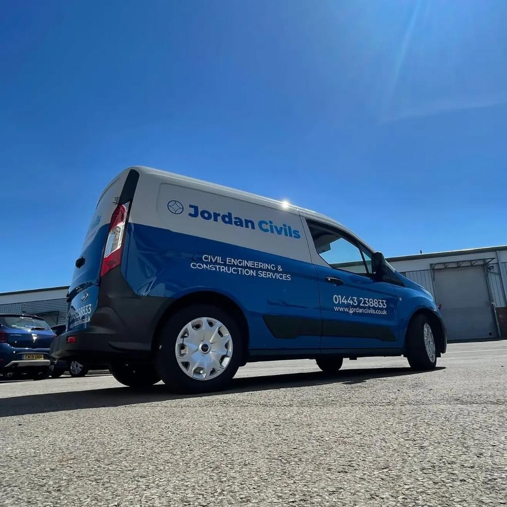 EliteSigns's tweet photo. Another vehicle looking great in the sunshine is @Jordan_Civils #fordconnect with the updated #fleet #vehiclebranding.

@BSGAUK
@metamarkuk https://t.co/HfQY1ykxAJ