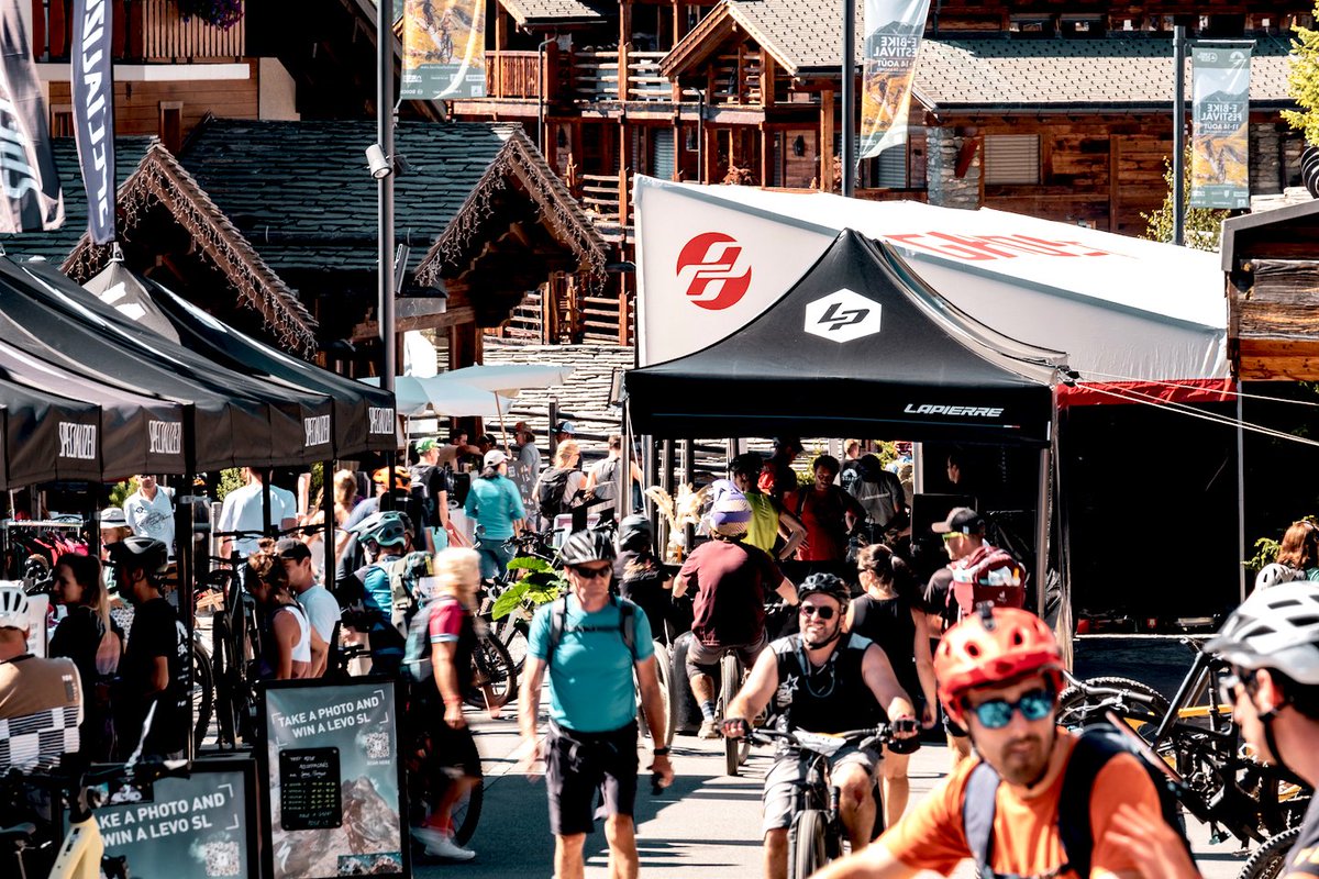 ebikesinternatl's tweet photo. Boom Times at Record-breaking 4th Edition Verbier E-Bike Festival in Stunning Swiss Alps #ebikes #cycling #eMTB #eAdventures #bikelife #EbikeWorldTour #SwissAlps #ebikefestival https://t.co/XpYFb2Bc9j https://t.co/HJM5yBlE76