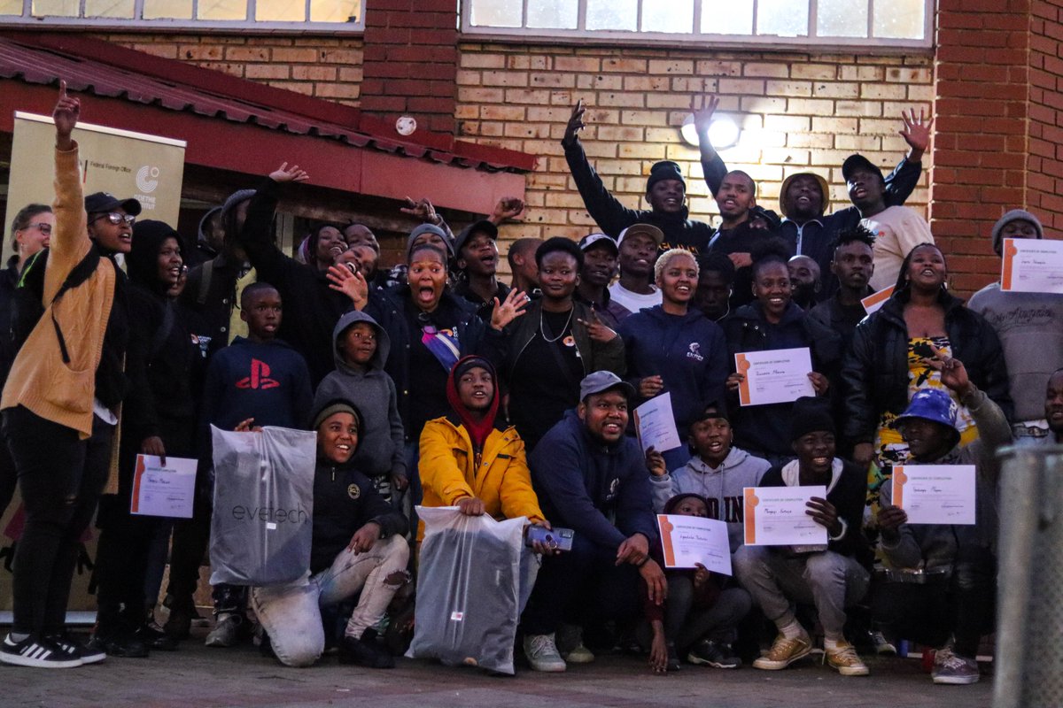 EkasiEsports's tweet photo. It was one hell of a weekend🔥

Much love to @goethejoburg for working with us to bring the #EveryGamerCounts Game Jam to life🤎

#esport #gaming #diversity https://t.co/mjFBC9SRAX