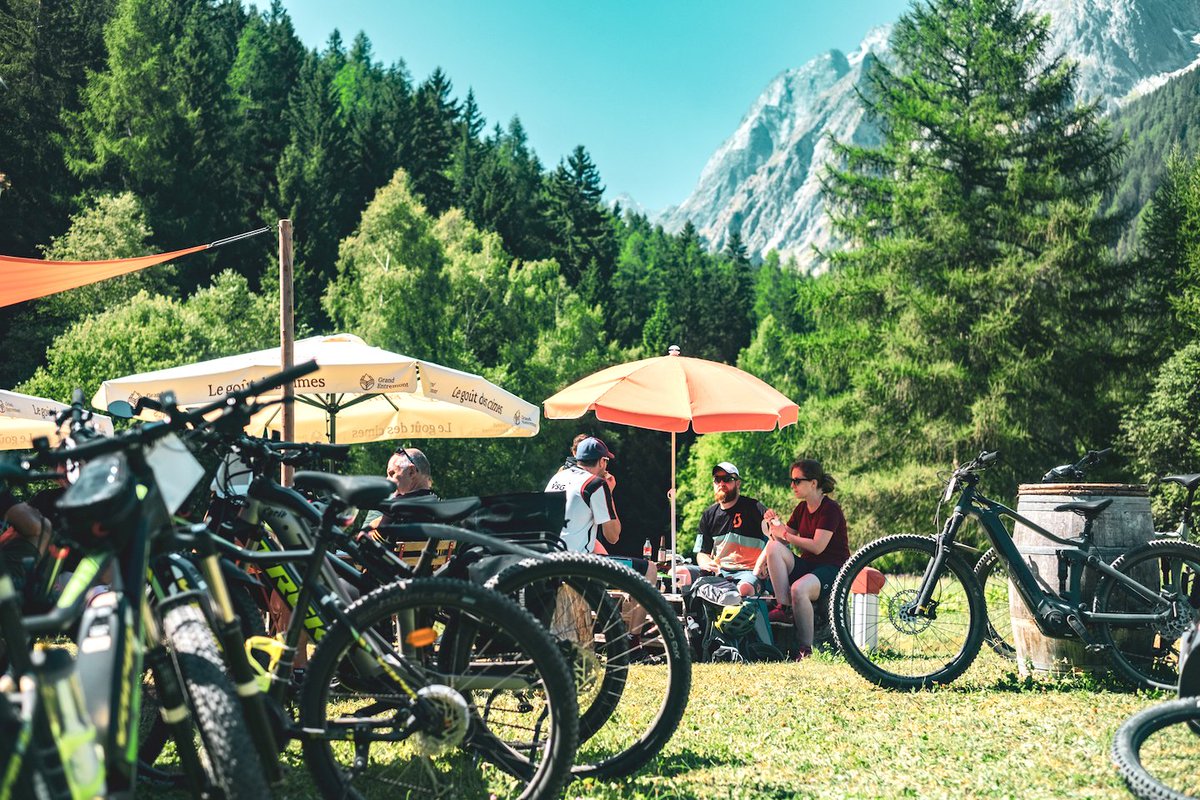ebikesinternatl's tweet photo. Boom Times at Record-breaking 4th Edition Verbier E-Bike Festival in Stunning Swiss Alps #ebikes #cycling #eMTB #eAdventures #bikelife #EbikeWorldTour #SwissAlps #ebikefestival https://t.co/XpYFb2Bc9j https://t.co/HJM5yBlE76