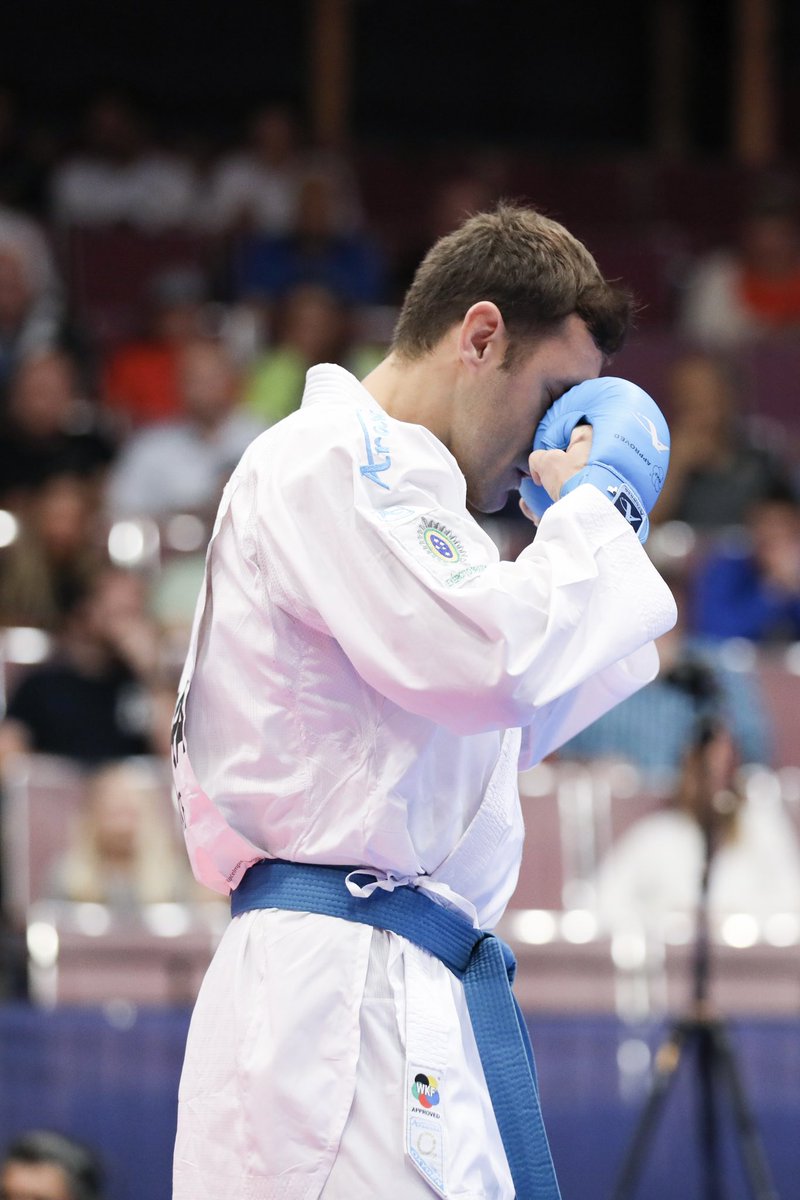 DouglasBrose's tweet photo. Que Deus nos proteja e tenhamos uma semana abençoada. 🙏🏻 Oss
📸 @karate_gallery
#BroseTeam #Arawaza #ArawazaBrasil #TeamArawaza #Olympic #douglasbrose #3xworldchampion #karate #Karatekid #karatedo #karateka #wkf #kumite https://t.co/8MyhDf0kmQ