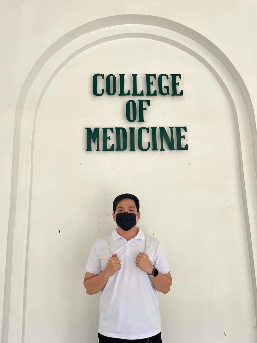 Bucquiall's tweet photo. Today marks the start of my medical journey. 1/4 before the "MD" https://t.co/yhPJAvTyOR