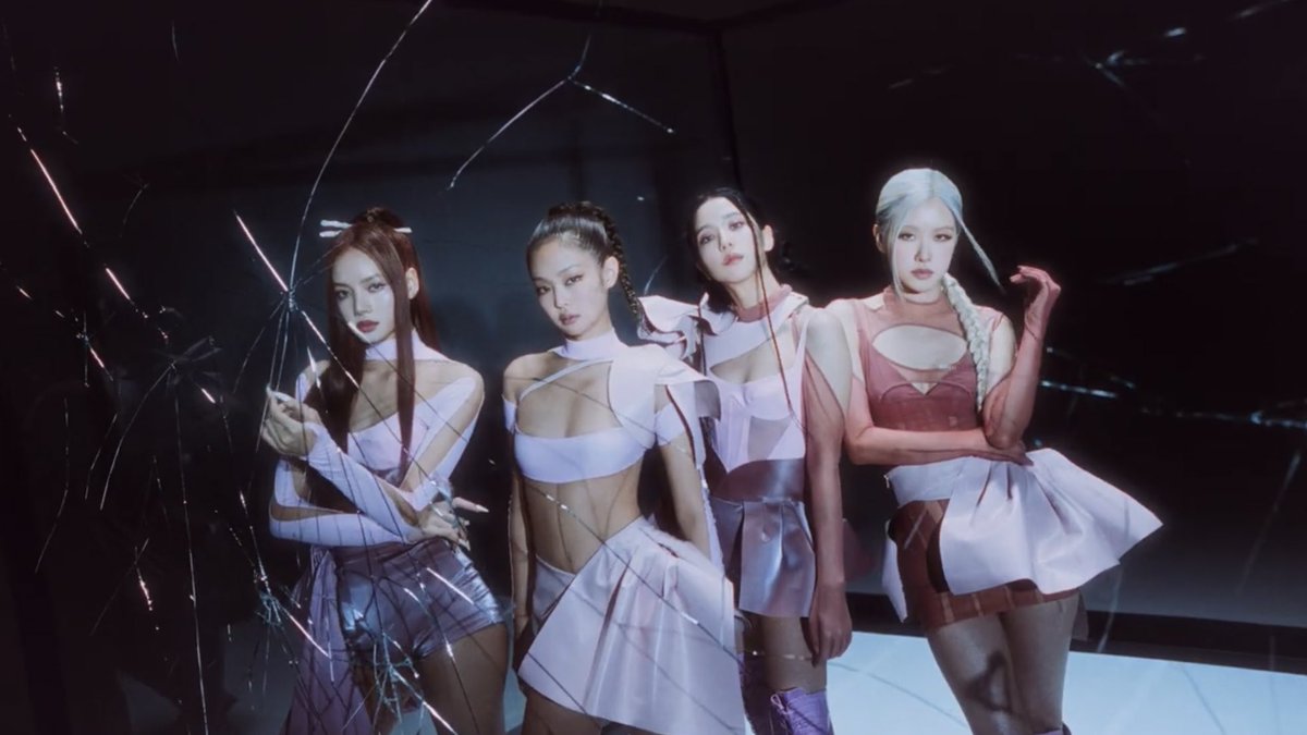 BPINKLATINO's tweet photo. ¡¡¡OMG  @BLACKPINK hará su debut en el escenario #VMAs  !!! 🖤💗

¡Mira su presentación de “Pink Venom” EN VIVO el domingo 28/8 a las 8 p.m. en @MTV ! 

PINK VENOM COMING THIS FRIDAY
#3DaysToPINKVENOM
@BLACKPINK https://t.co/Uf5xrL6GSL