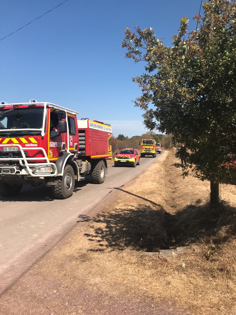 sdis67's tweet photo. [RENFORTS 🔥🌳] Après désengagement de la colonne Est Alpha dans le Morbihan et des renforts dans les Vosges, les #Pompiers67, notamment engagés sur les feux de #ForetBroceliande et #LeMenil ont regagné le Bas-Rhin aujourd'hui. 
👏 à tous ! https://t.co/b2lJZAMaRH