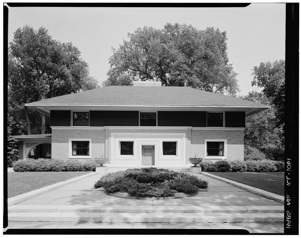 HiddenArchitect's tweet photo. Winslow House
River Forest, IL, United States. 1894
Architect: Frank Lloyd Wright

https://t.co/3Hs9uxukEK https://t.co/CZfBntoKPM