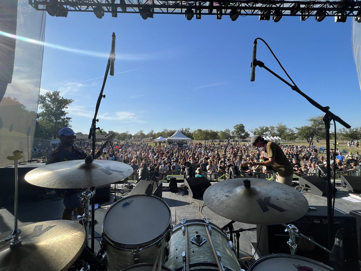 sammiwins's tweet photo. #behindthekit from last week
1. @realestateband at @OutlandiaFest
2. @laurastevenson at The Wellmont Theater https://t.co/e9vpVcTSyR