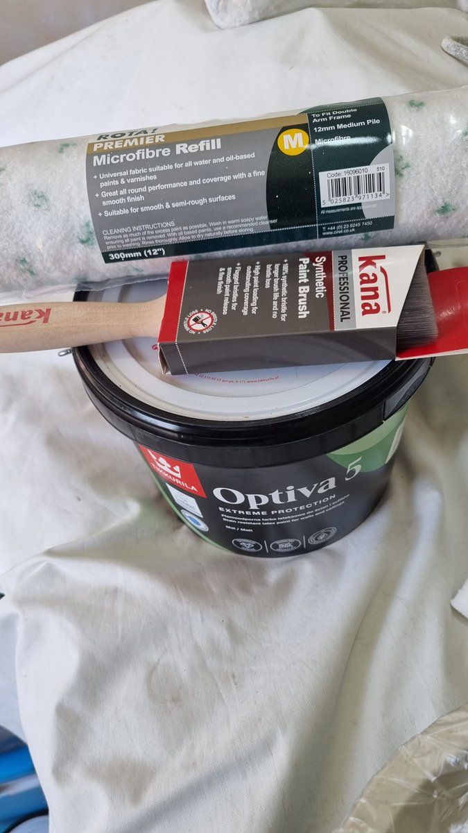 CIRETUK_EXPERT's tweet photo. Dream team combinations, new to the @CIRET_UK Kana Synthetic Paint Brush, perfect for emulsions and water based wood work paint, the Rota sleeves are a dream to use can't recommend them enough https://t.co/6qXIAewqGE