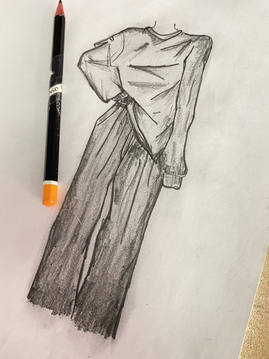 erriadrian's tweet photo. She is in fashion https://t.co/XeDxDDIeZh