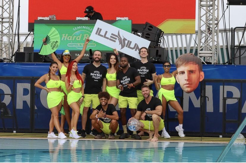 AngelBranesky's tweet photo. Another Day Another Slay! 💚💛
@ILLENIUM you rocked the @SHRTampa #PoolParty
@SHRTAmbassadors
#ThisIsHardRock #HardRockTampa #HardRockAmbassadors #Illenium #SundayFunday https://t.co/N528hI7qJl