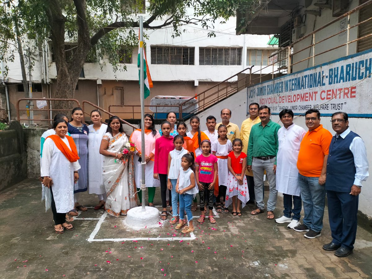 JBharuch's tweet photo. On Behalf of JCI Bharuch,as a President Flag Hosting done at JCI Bhavan.felling proud to be JC.
#JCI Bharuch has for the FIRST time in its history organised flag hosting ceremony at JCI Bhavan, panchbati, Bharuch.celebrat 75th independanc day.Make memorable moments with Tiranga https://t.co/hgyTaUvXgl