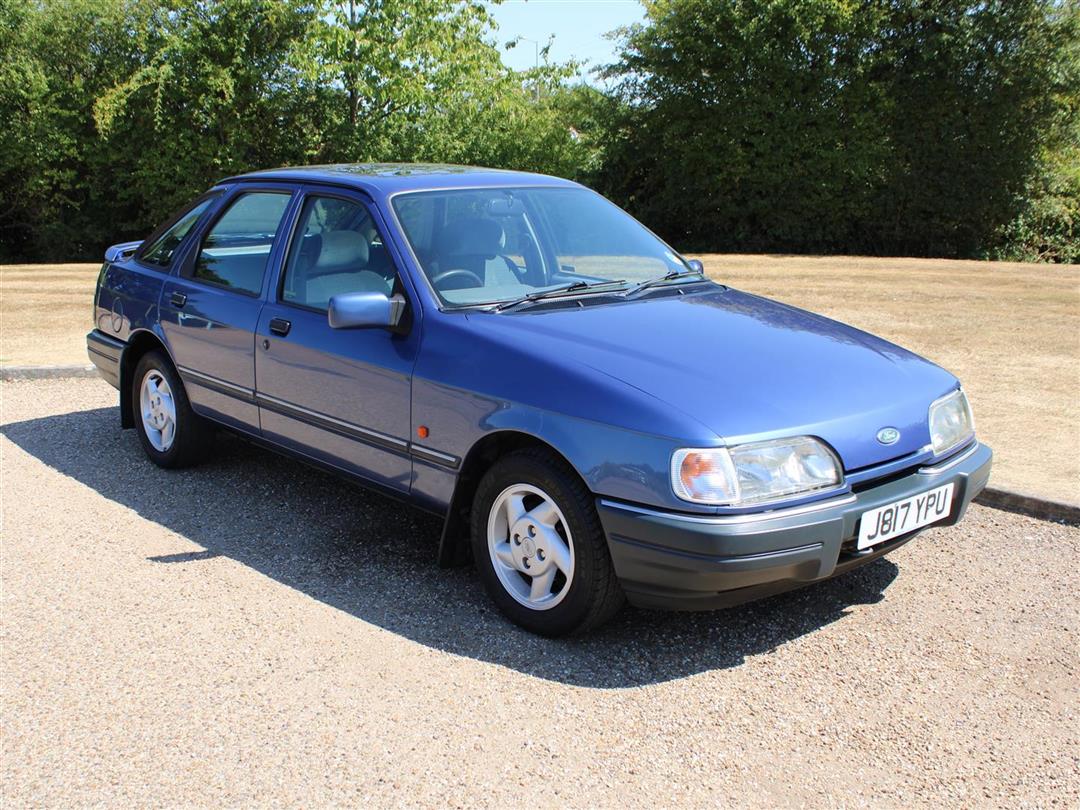 ACAKingsLynn's tweet photo. 1992 #FordSierra 1.8 Chasseur 30,400 miles from new Coming up in our #ClassicAuction
Saturday 20th &amp; Sunday 21st August

View Details:
https://t.co/wi9YoFN1z9

#classiccars #classiccar #classicauto #ford #fordowners https://t.co/SyMHcdRJXw