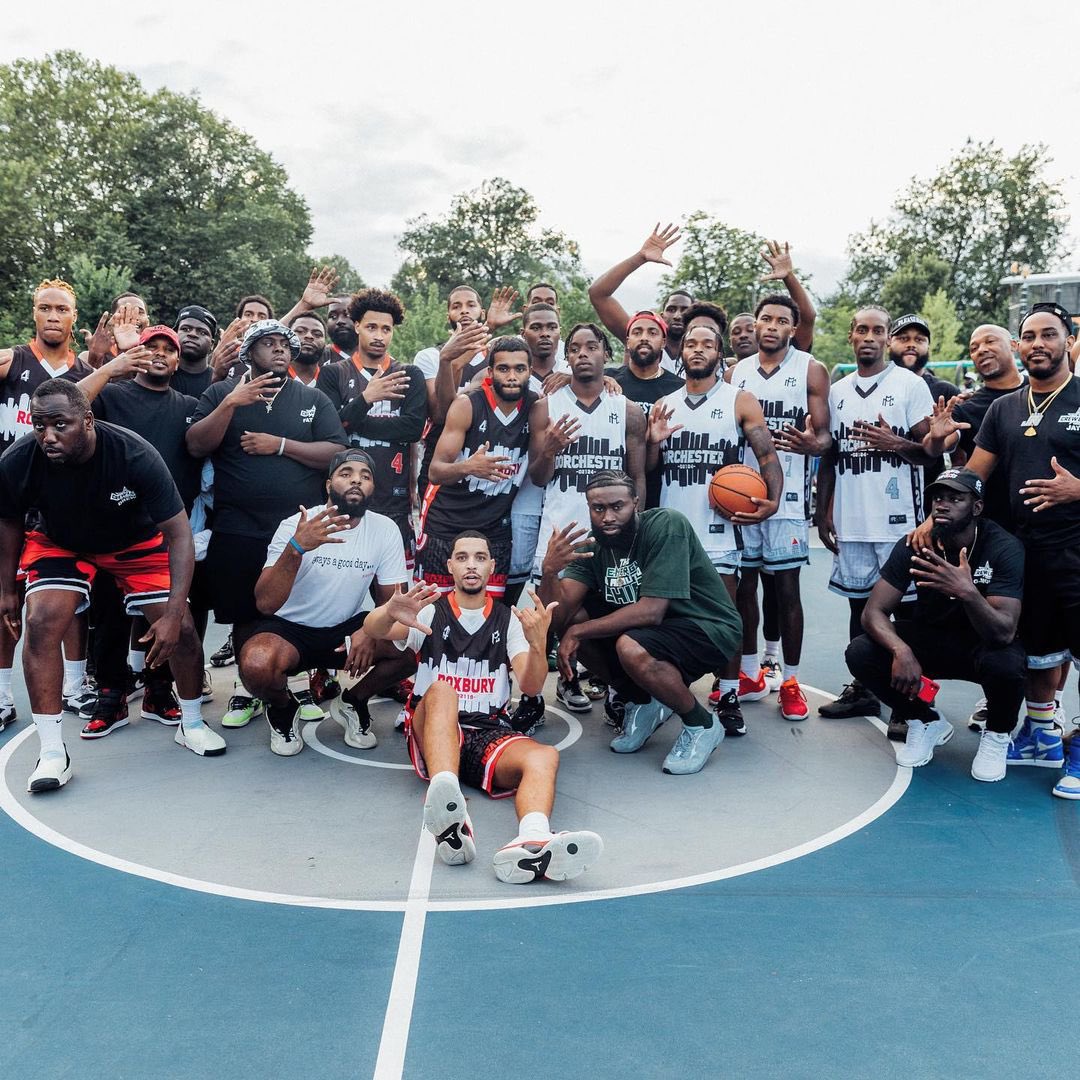 celtics's tweet photo. Making an impact in the Boston community ☘️

(📸 @FCHWPO) https://t.co/tVPC1SRxiF