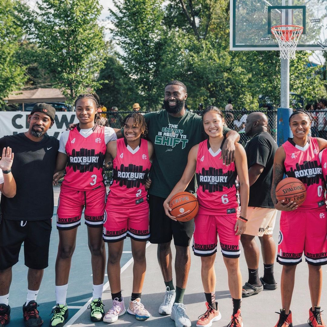 celtics's tweet photo. Making an impact in the Boston community ☘️

(📸 @FCHWPO) https://t.co/tVPC1SRxiF