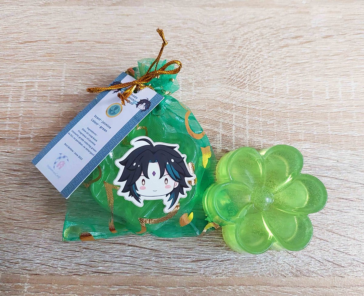 Dolphin_H_Craft's tweet photo. Details of handmade new character Genshin Impact inspired natural melt &amp; pour soap ❤️

Chibi art by @momokoscarlet https://t.co/qW9O2MrNwr