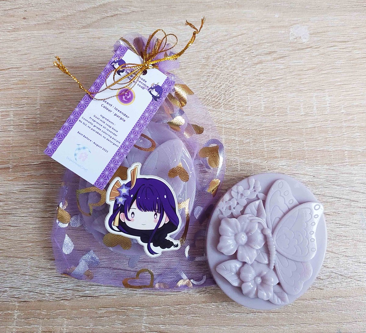 Dolphin_H_Craft's tweet photo. Details of handmade new character Genshin Impact inspired natural melt &amp; pour soap ❤️

Chibi art by @momokoscarlet https://t.co/qW9O2MrNwr