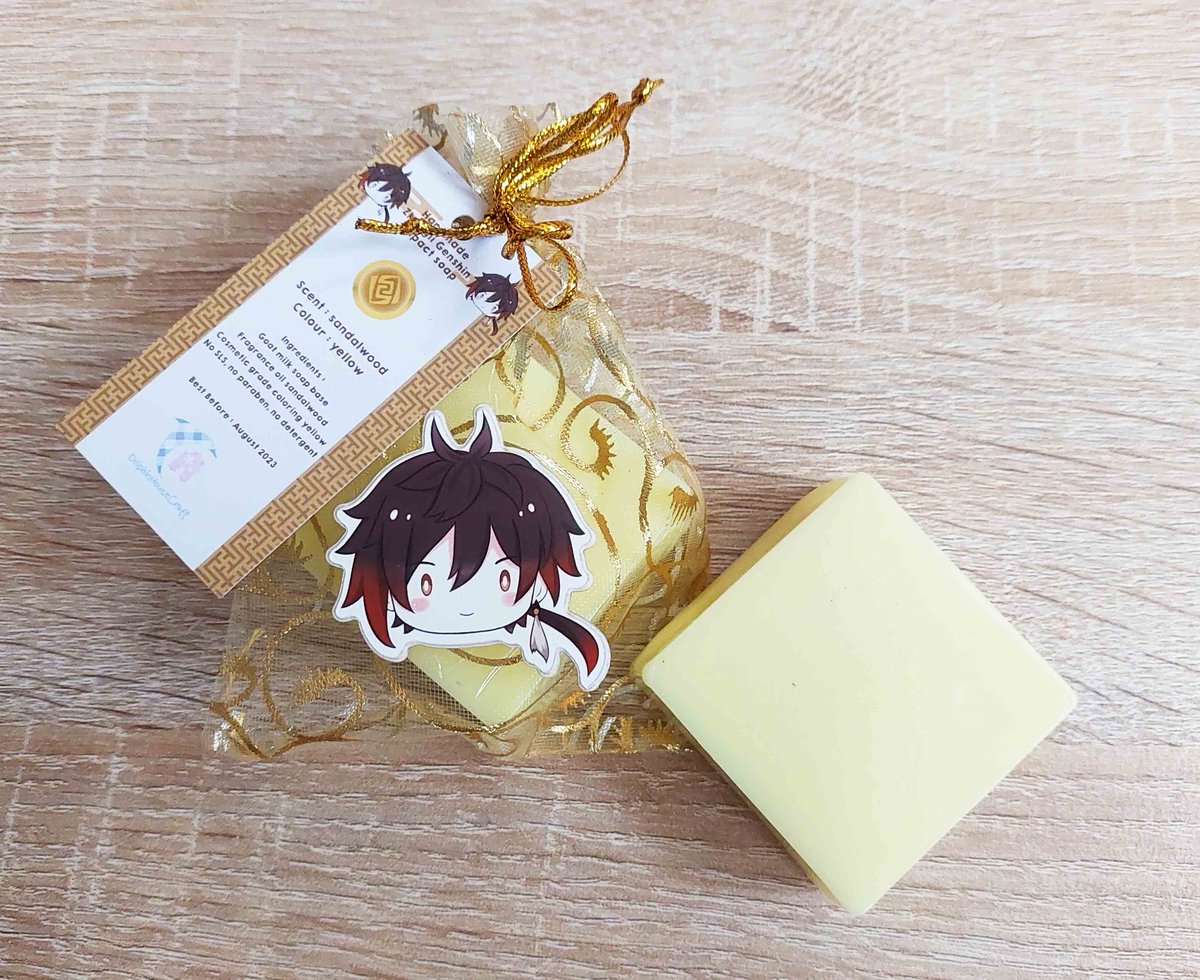 Dolphin_H_Craft's tweet photo. Details of handmade new character Genshin Impact inspired natural melt &amp; pour soap ❤️

Chibi art by @momokoscarlet https://t.co/qW9O2MrNwr