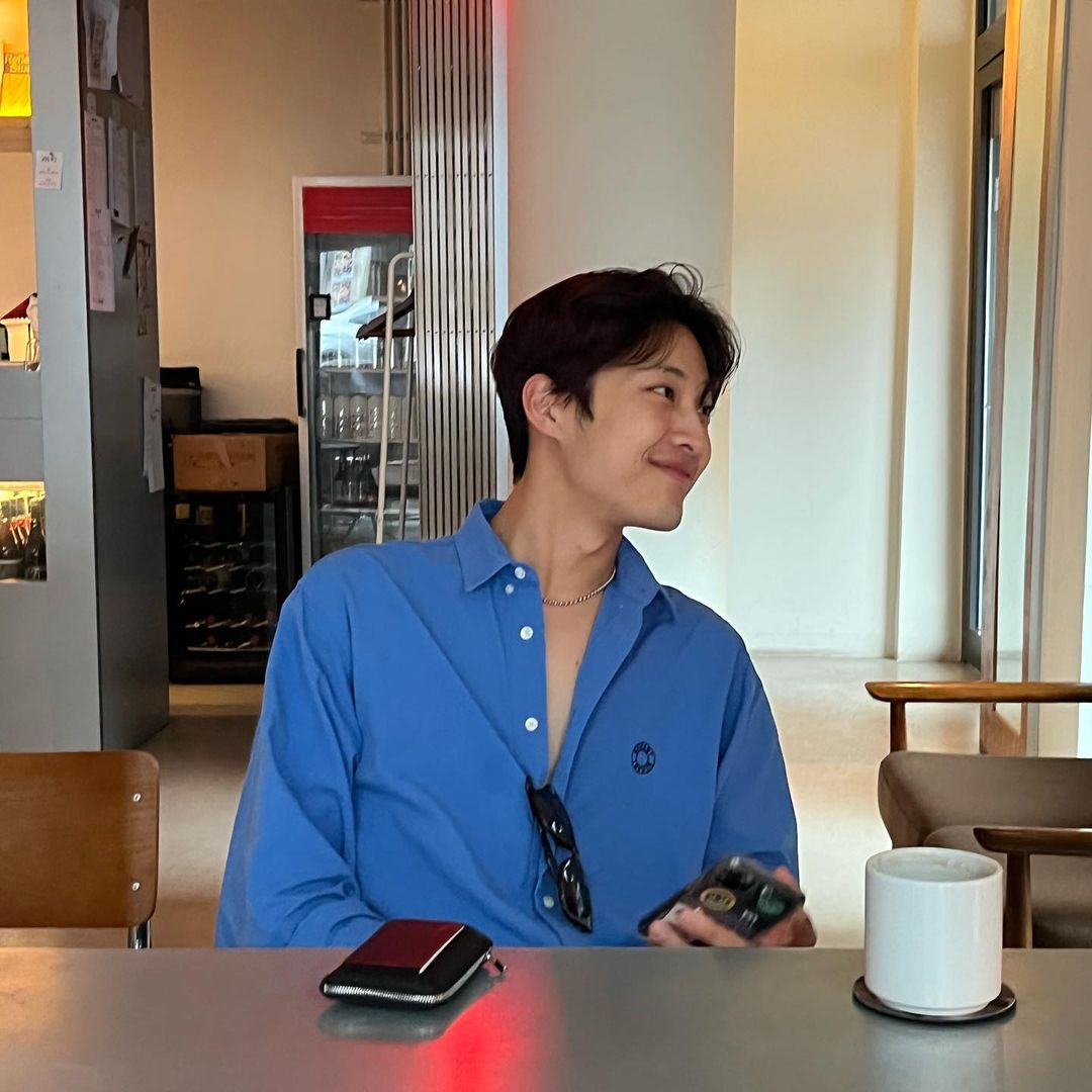 jonngwonlee's tweet photo. @MlYEONNE @Minngyiu @THEJ7K @Ialisam Hellooo! This tweet passed through my timeline and I'm intrigued to be part of you! Let me introduce myself, I'm Lee Jongwon, an actor and model. I've been wandering around all alone and I think it's time to join this chaotic gang. https://t.co/XpawEahKMe