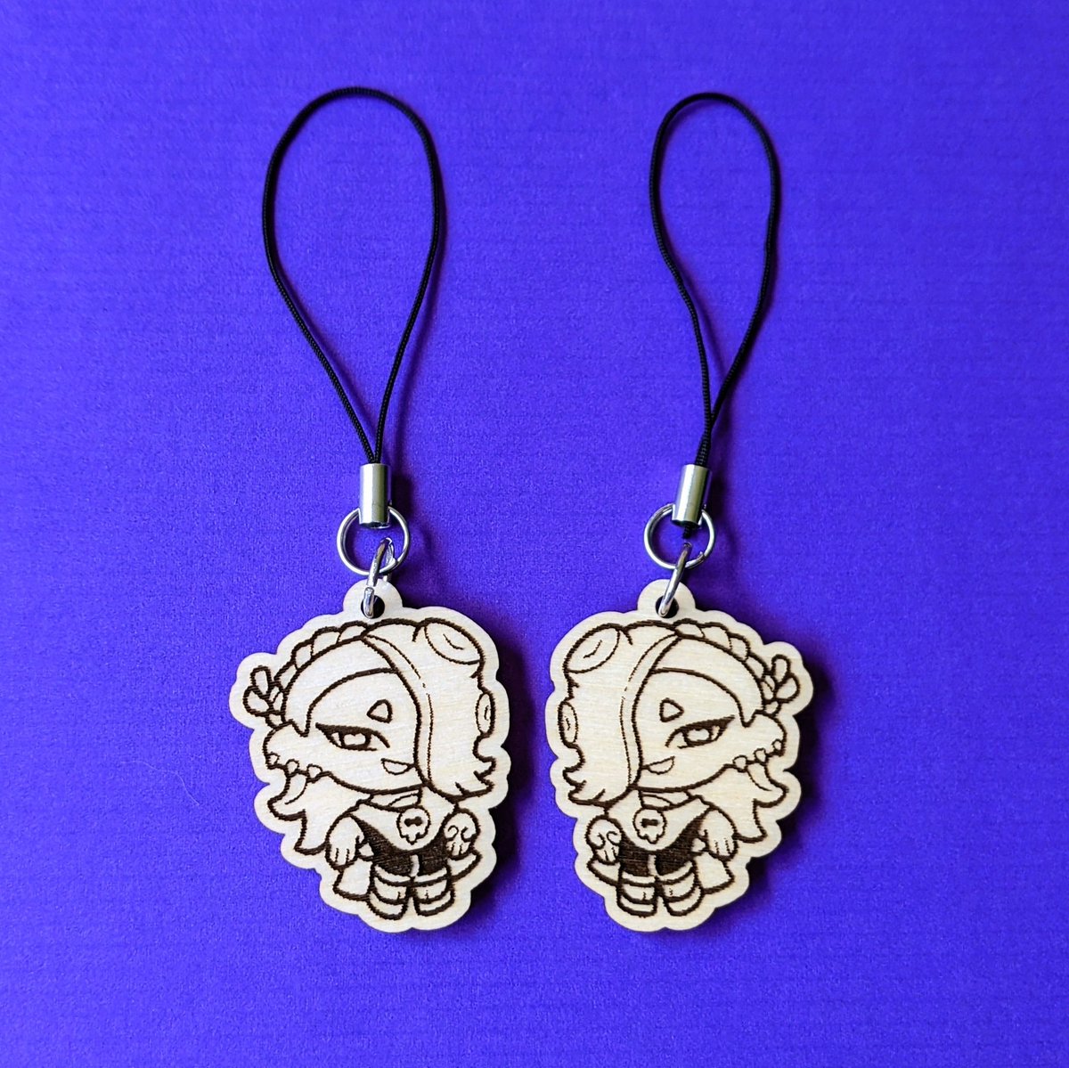 _LittleParade_'s tweet image. Deep Cut Charms now available on my Etsy, LittleParadeShop, link in my bio! 💜💛 #Splatoon3 #Splatoon3Direct #shiversplatoon #FryeSplatoon #deepcutsplatoon #deepcut #bigmansplatoon #shiverfrye #splatoon #Splatoon2