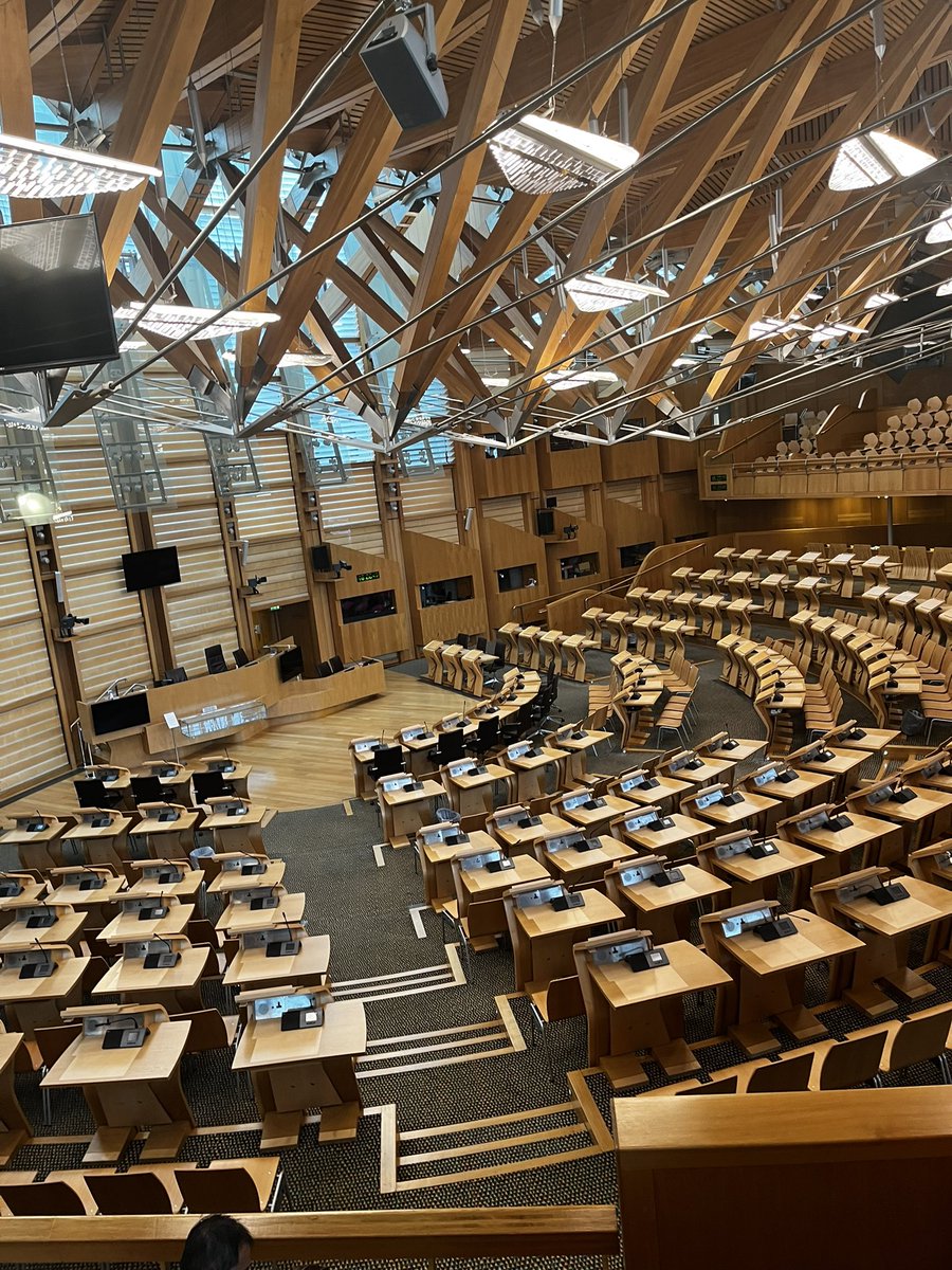 When a Modern Studies teacher has some time to kill on a trip to Edinburgh… there’s only one place to go 🏴󠁧󠁢󠁳󠁣󠁴󠁿