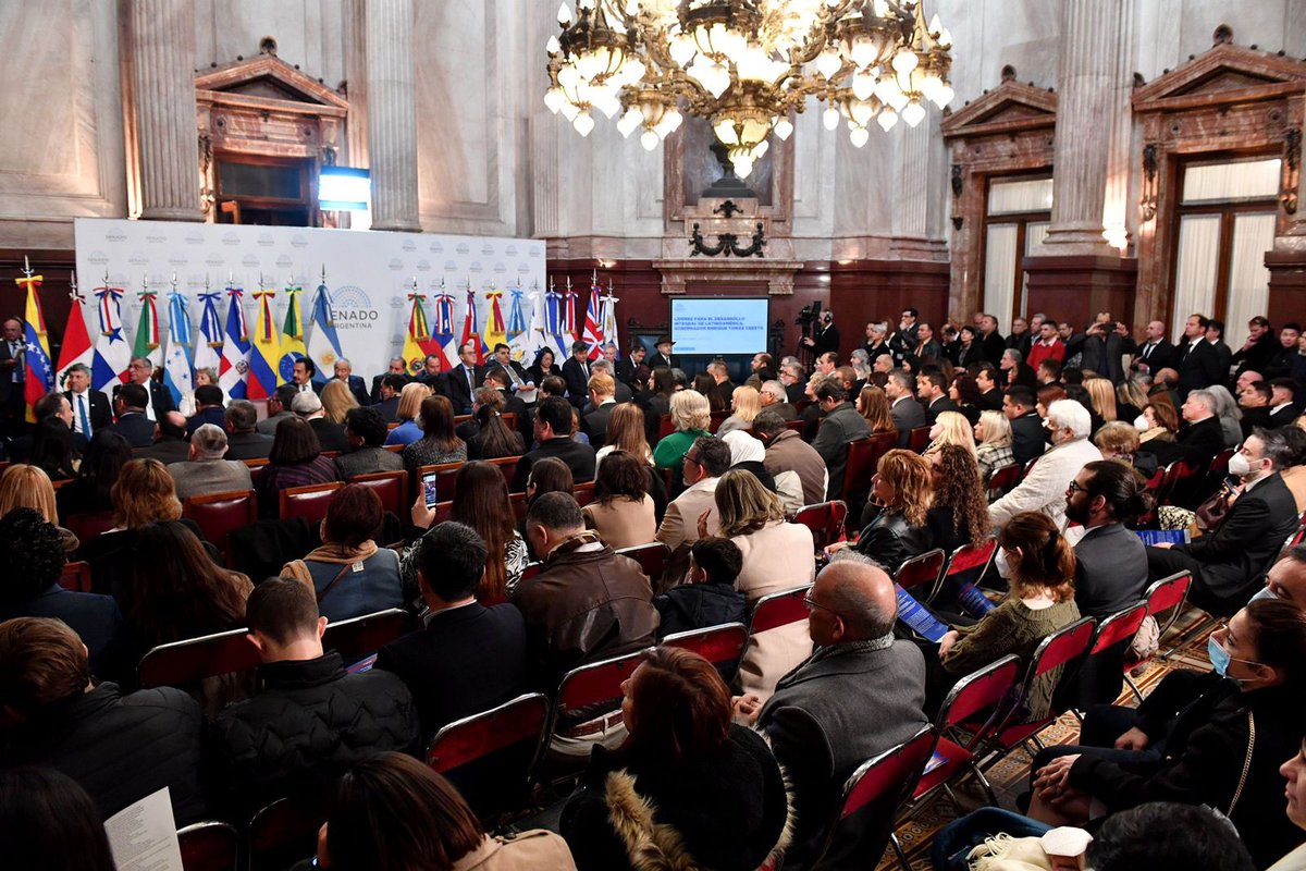 Sé que todos los miembros que integramos esta distinguida red sabremos hacer sinergia, apoyándonos y compartiendo las mejores prácticas para beneficio de América Latina y sus gobiernos subnacionales.
