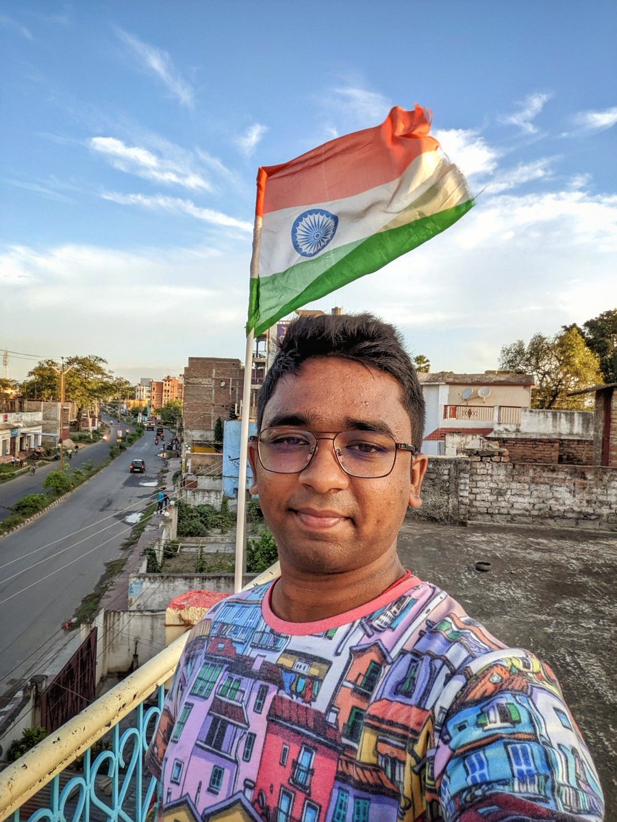 trilokiz's tweet photo. नवभारत के नवसंकल्प के साथ हमारे प्यारे भारतवर्ष के सभी वासियों क�� स्वतंत्रता दिवस की ढेरों शुभकामनाएं ।🎉
भारत माता की जय 🙏
वंदे मातरम् 🇮🇳

#IndependenceDay2022 
#HarGharTiranga 
#AzadiKaAmritMahotsav https://t.co/0heHl91llL