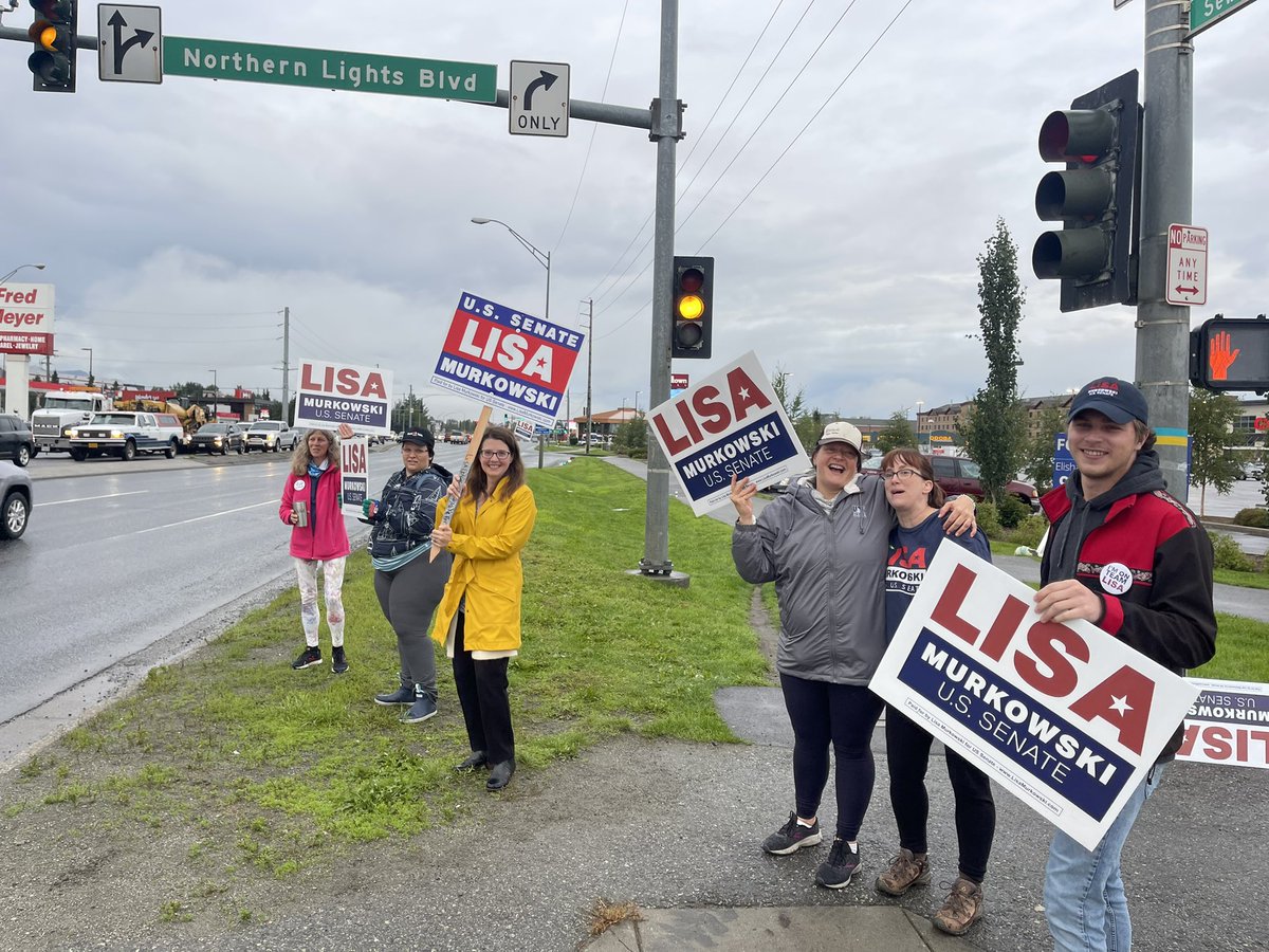 LisaForSenate's tweet photo. #TeamLisa is feeling the energy! We’re waving signs TODAY & TOMORROW 👋 Come join us!
7-8:30 am, 5-6:30 pm on Monday and Tuesday in Anchorage:
⁃Benson and Minnesota
⁃Northern Lights & New Seward
#PickOne #PickLisa https://t.co/Lvc2dKL6bU