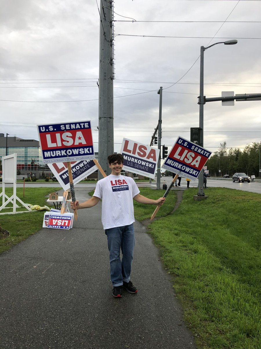 LisaForSenate's tweet photo. #TeamLisa is feeling the energy! We’re waving signs TODAY & TOMORROW 👋 Come join us!
7-8:30 am, 5-6:30 pm on Monday and Tuesday in Anchorage:
⁃Benson and Minnesota
⁃Northern Lights & New Seward
#PickOne #PickLisa https://t.co/Lvc2dKL6bU
