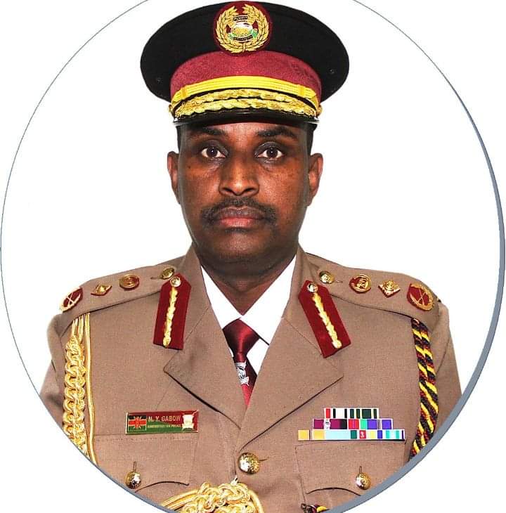 Thank you <a href="/NPSOfficial_KE/">National Police Service-Kenya</a> ,Noor Gabow moved swiftly, restored order and saved Chebukati. 
Hero.