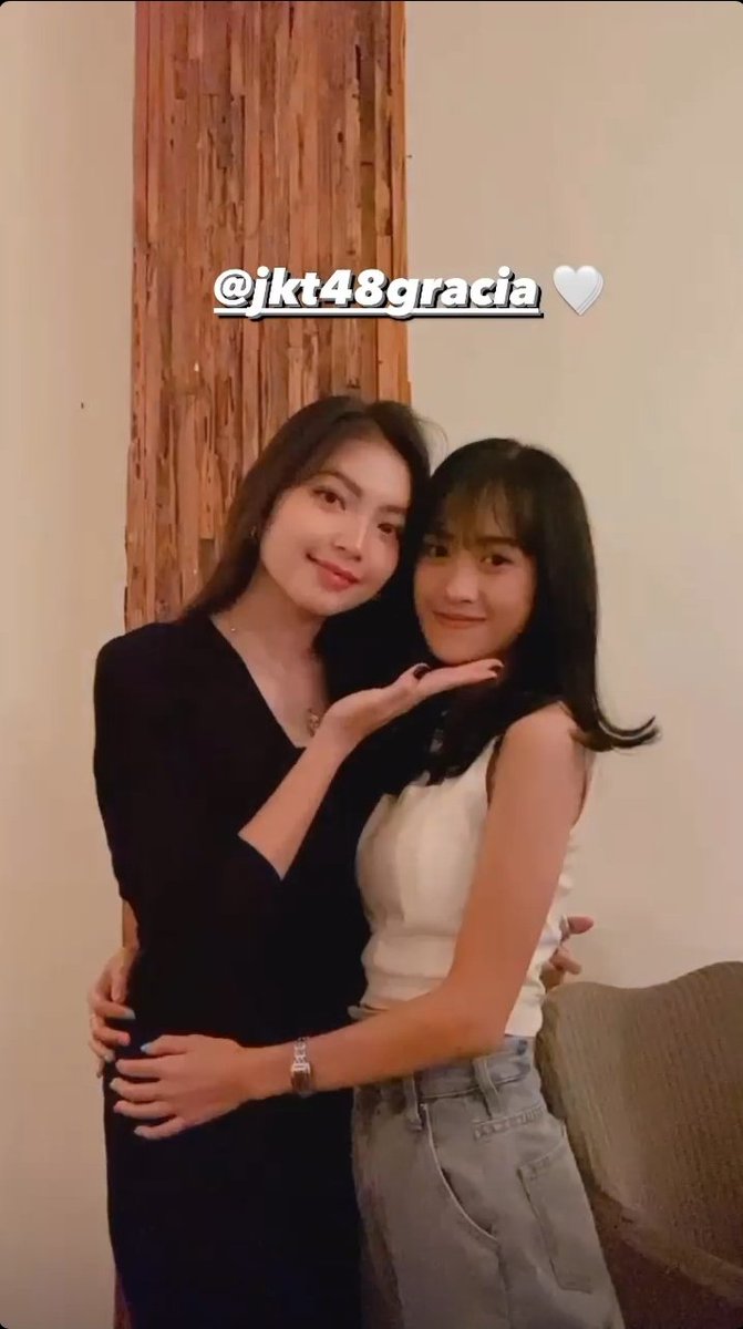 EveningPrimero's tweet photo. reuni https://t.co/gxnSD1UEHi