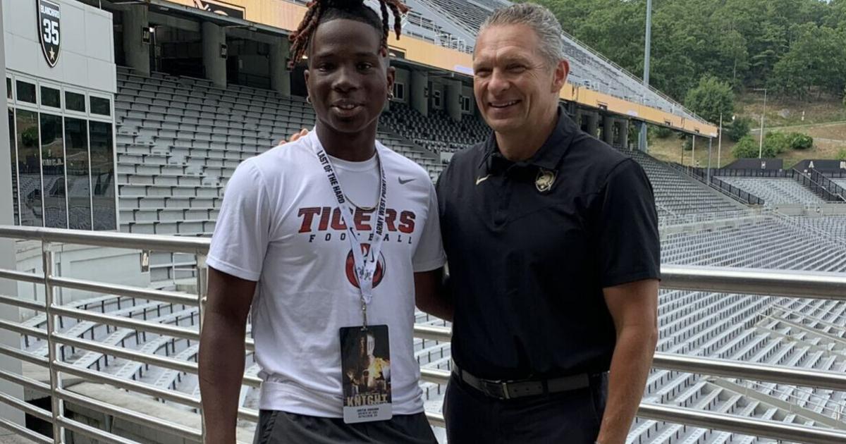 Archer quarterback Justin Johnson commits to Army Black Knights #GwinnettFB bit.ly/3Poa8iU