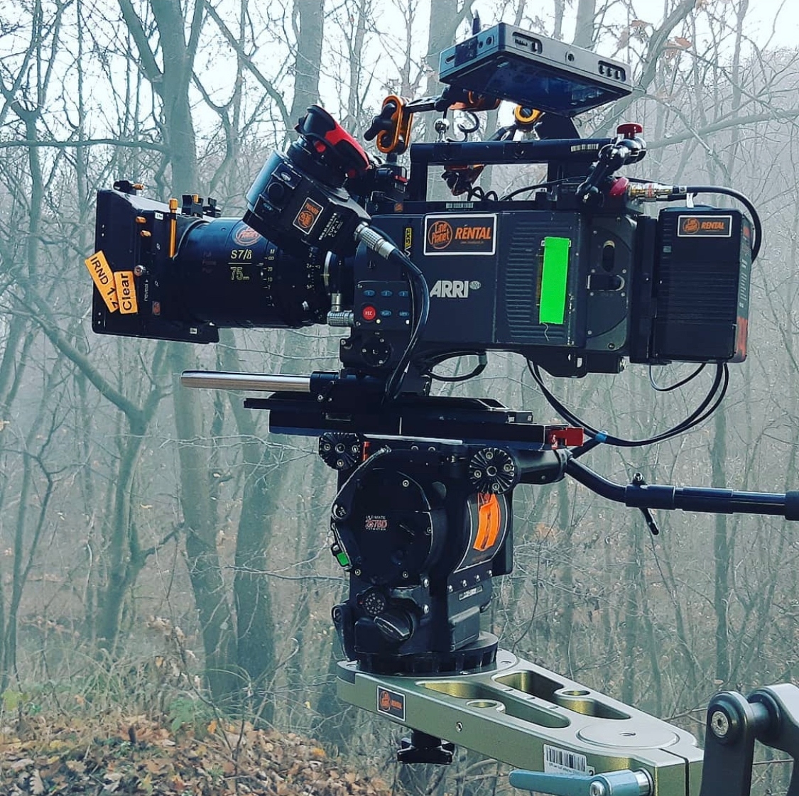 lenstoolkit's tweet photo. ARRI Alexa Mini + Atlas Orion 😇
📸 IG: baneciric1970
#arri #alexa #arrialexa #alexasxt #cookelenses #cookes7i #primelens #spherical #oconnor #assistantcamera #setlife #behindthescenes #cameradept #cameradepartment #filmproduction #camerasetup https://t.co/jgPBOBckvE