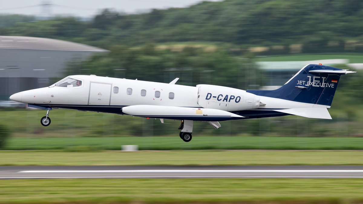 KM_Aviation's tweet photo. A Jet Executive International Charter Learjet 35A D-CAPO landing at Glasgow in panning-worthy conditions #Avgeek #Aviation #Photo #Photography #Planespotting #Learjet35 https://t.co/wj81csHRIn