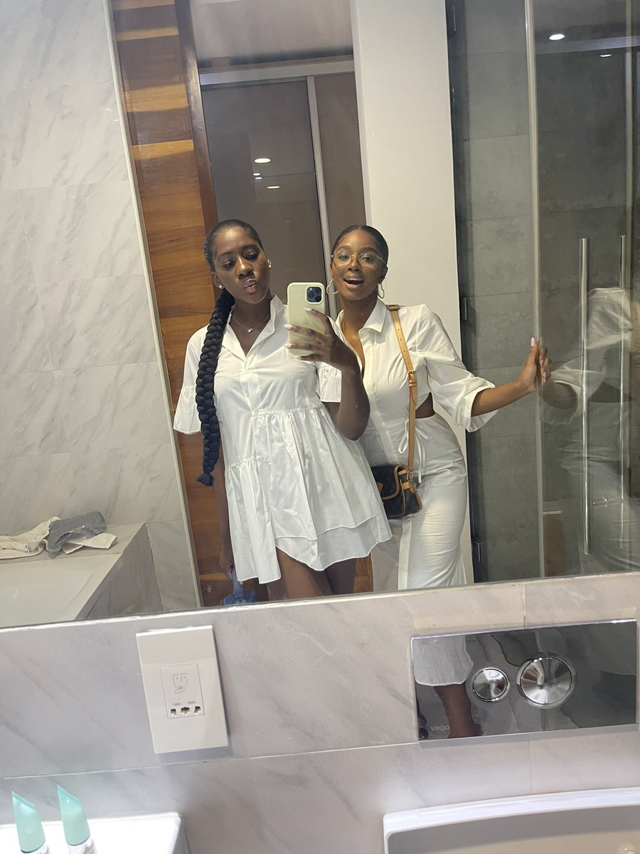 Eleashaa_t's tweet photo. Saturday night fun with my babe 💕 https://t.co/QJN4gtC7zM