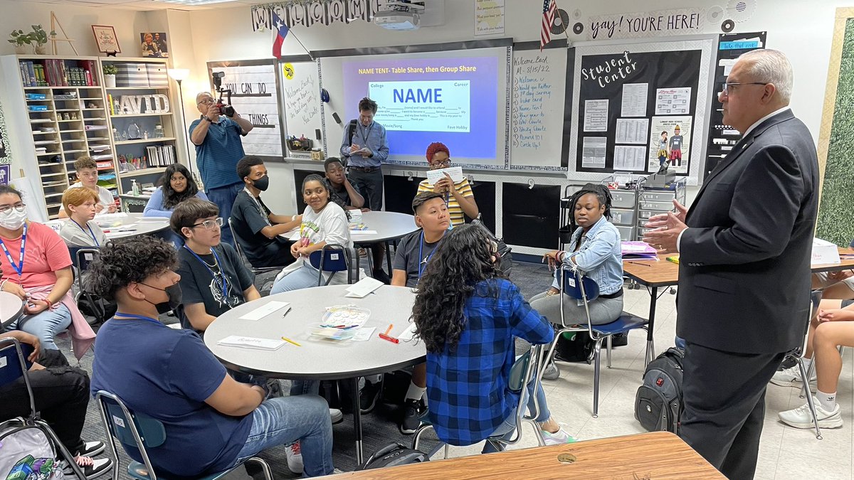 ArlingtonISD's tweet photo. Superintendent Dr. Marcelo Cavazos visits, the first P-TECH at Lamar High School students on their first day of high school. These future cybersecurity professionals and business administrators are ready to take on their studies. #SuperFirstDay #ArlingtonISD @LamarHigh #VFND https://t.co/xxf2YsYdRV
