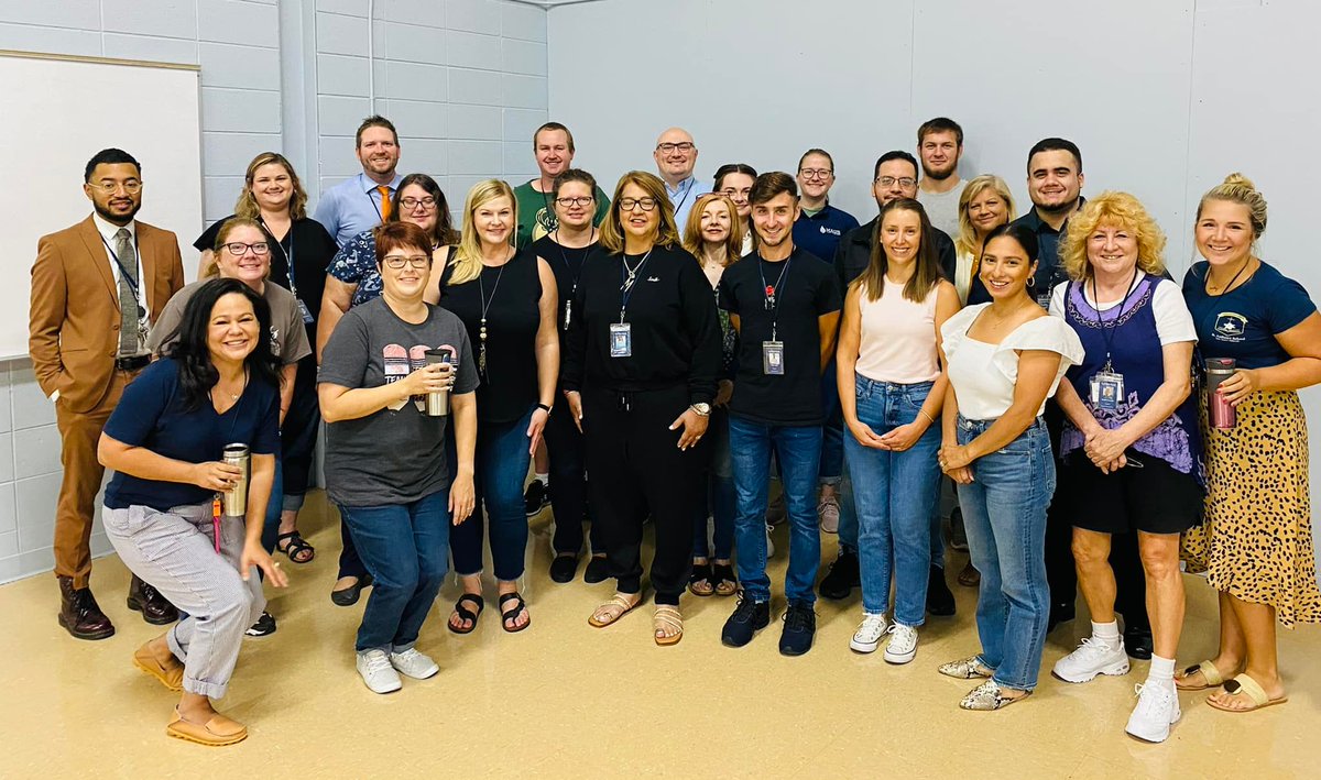 SASMilwaukee's tweet photo. Welcome our new staff to our SAS Familia ❤️ https://t.co/1N92gly0SF