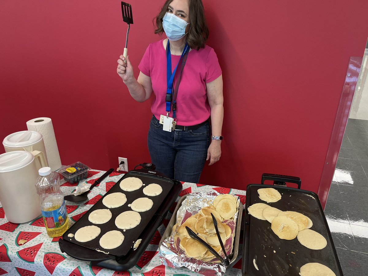 KubenaKay's tweet photo. I made pancakes and did a quick canvas tutorial for my department this morning. They have completed their: Profile✔️Syllabus✔️Homepage✔️First module✔️
Such a good Monday! @BellaireHigh #pancakesandcanvas #cardinalproud https://t.co/yVeLZxeZ6g