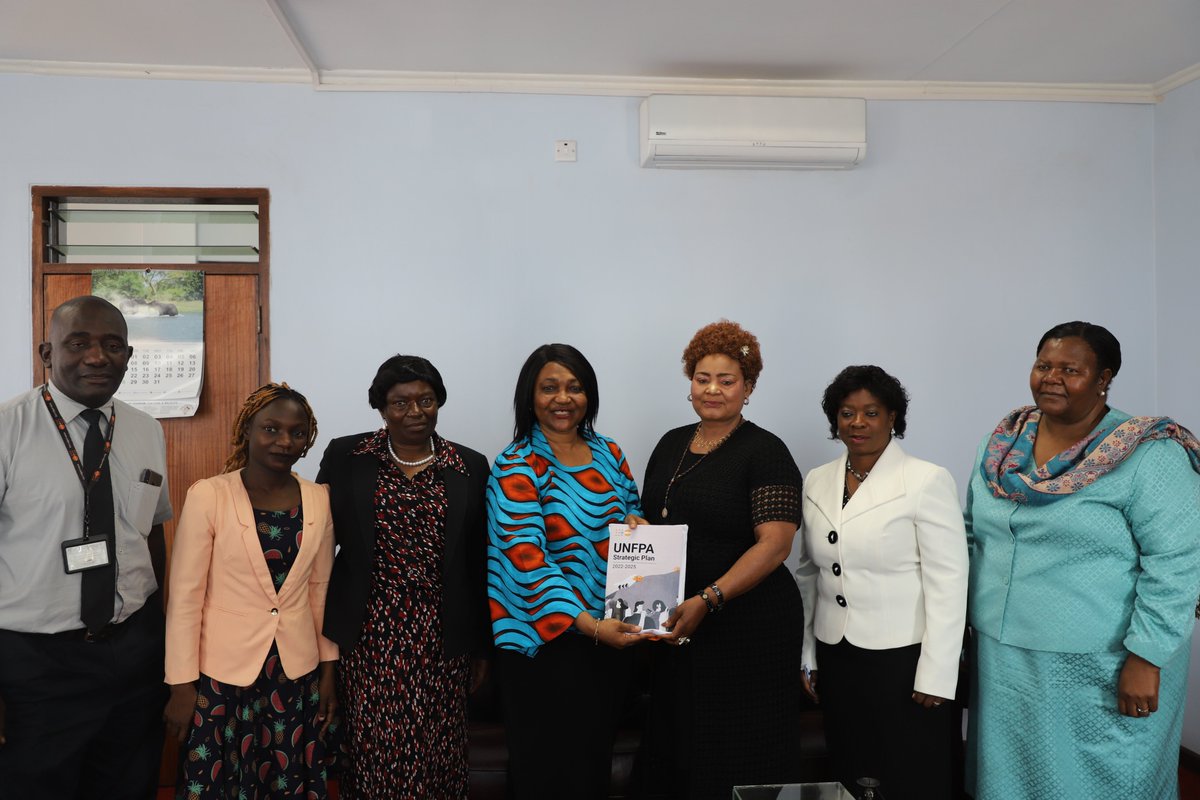 UNFPAMalawi's tweet photo. On her part @MirandaTabifor said she's impressed with the Minister's passion on gender issues.“As UNFPA, we'll continue to work with the Ministry to achieve #ZeroGBV, especially #childmarriage and strengthen coordination, communication, joint planning/programming and networking.” https://t.co/1gkgkjY6Xe