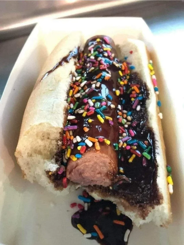 messedupfoods's tweet photo. hotdog with chocolate syrup and sprinkles https://t.co/S4S3XR7Ksr