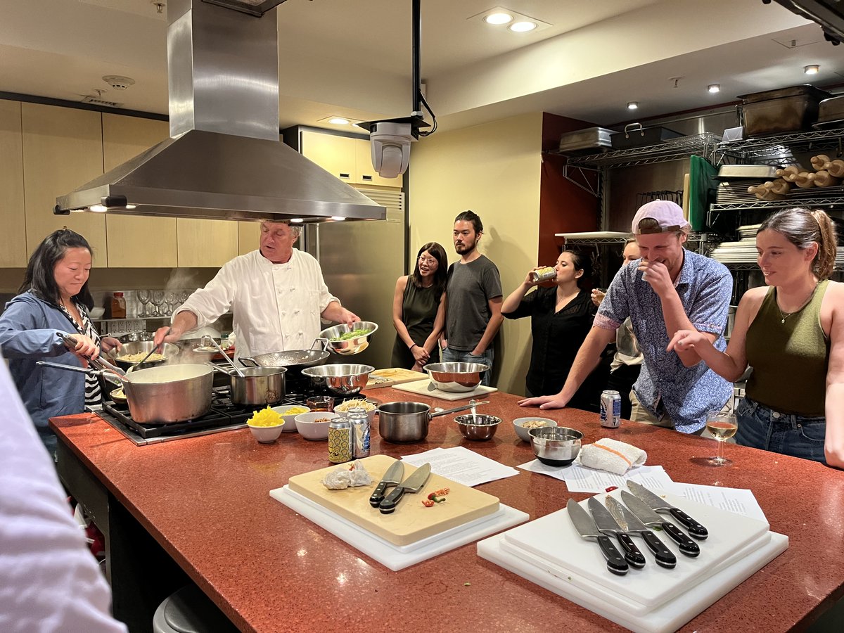 HillCenterDC's tweet photo. Thanks to clockoutdc's shoutout on Instagram, last weekโs Dan Dan Noodles class saw lots of new faces at Hill Center! We were so happy to welcome everyone and see them have a great time with Chef Mark Haskell!
#cooking #internationalfood #food #internationalcooking #sichuan https://t.co/zZ5sCF8jz9