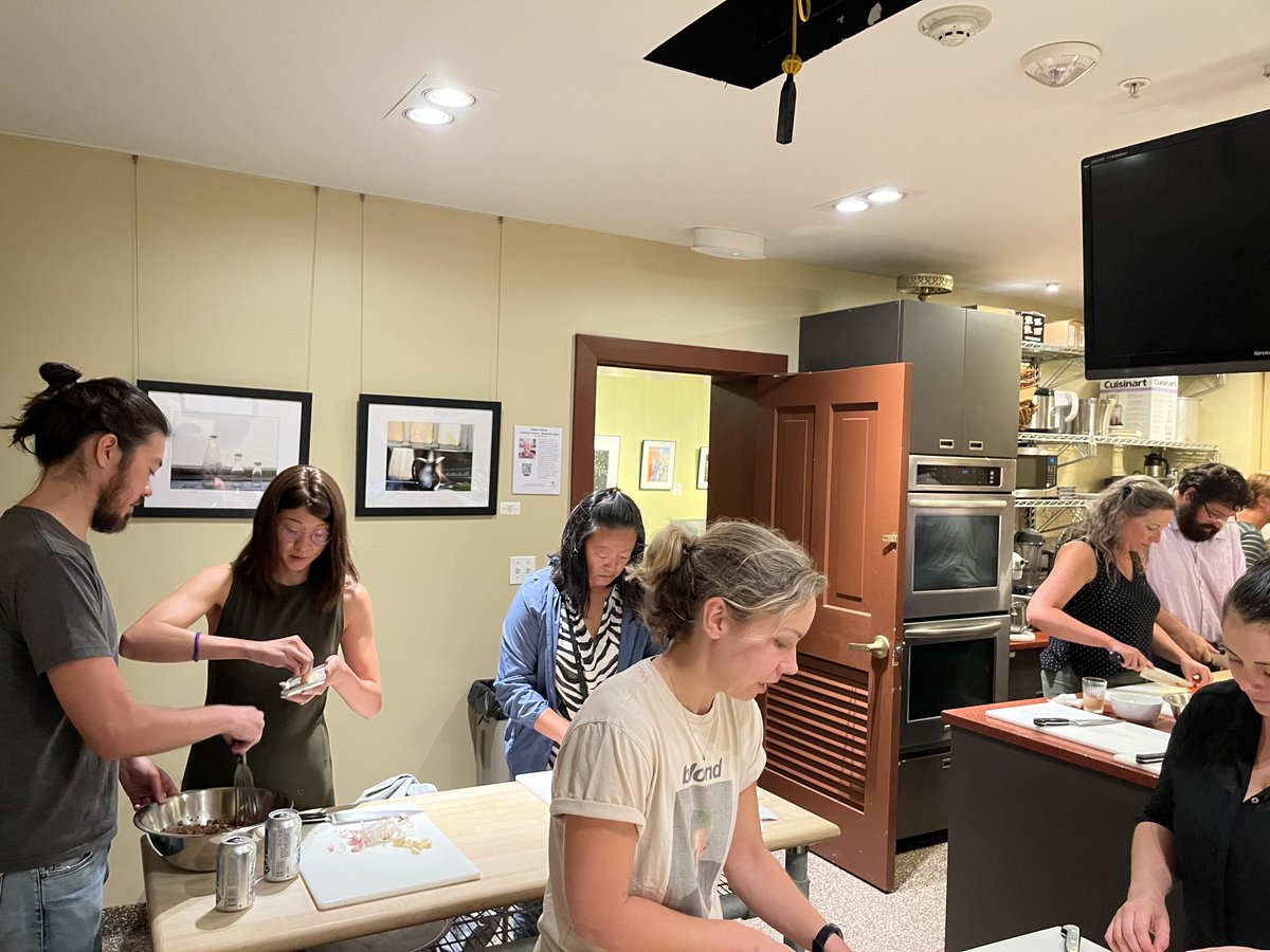 HillCenterDC's tweet photo. Thanks to clockoutdc's shoutout on Instagram, last weekโs Dan Dan Noodles class saw lots of new faces at Hill Center! We were so happy to welcome everyone and see them have a great time with Chef Mark Haskell!
#cooking #internationalfood #food #internationalcooking #sichuan https://t.co/zZ5sCF8jz9