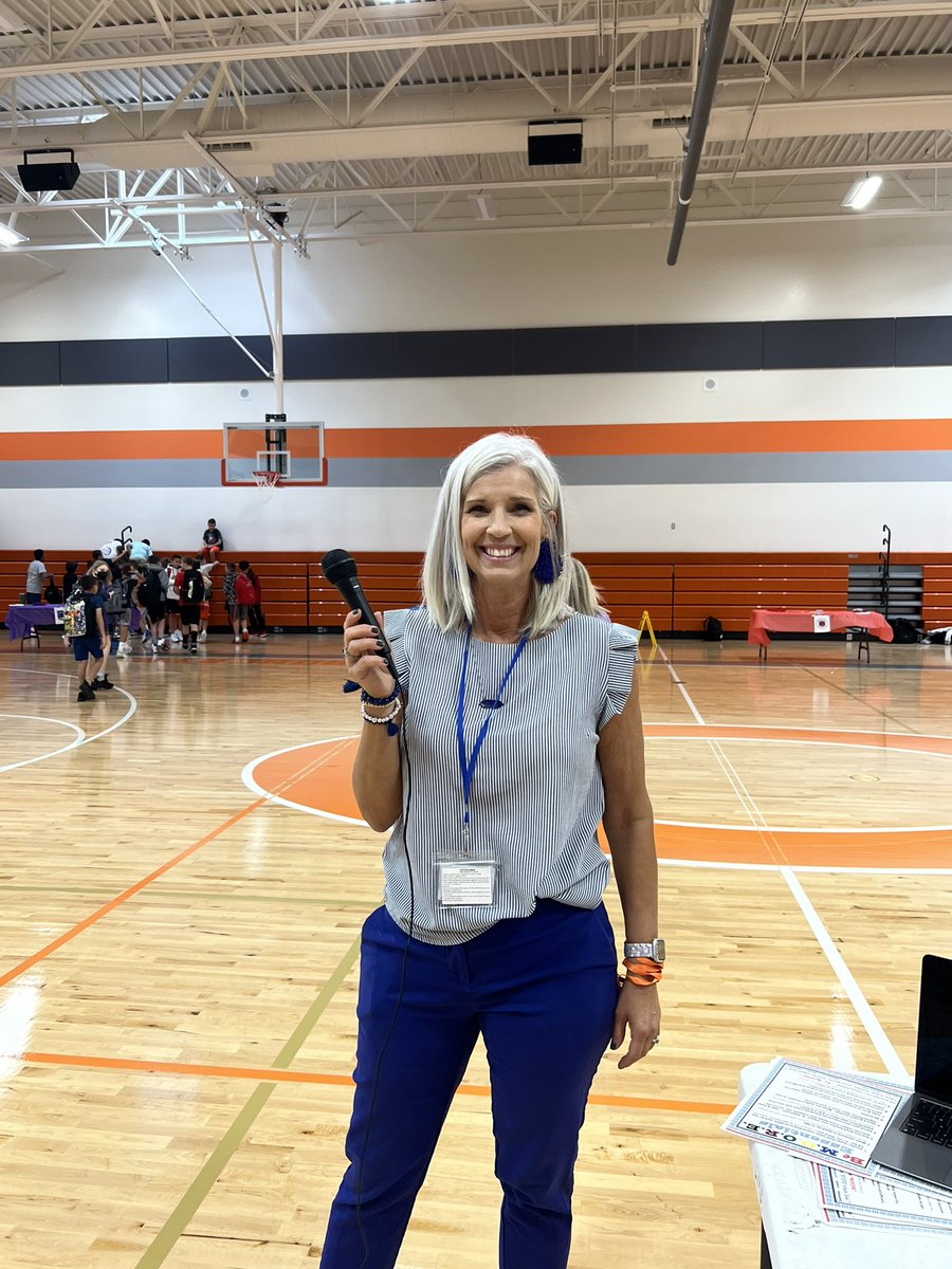MMS 6th. Grade Houses in the House! We are ready to rock our new Houses! 🎉🎉🤗 #Bemoore