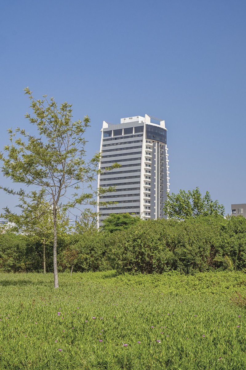 anfa_casa's tweet photo. Capital Tower par Legacy Capital a terminé sa poussée vers le ciel sur 21 étages !
Projet conçu par l’architecte Mohamed Guessous. 

Plus d’infos sur : https://t.co/Rw8dcLMkoo 

(Photos par Alessio Mei) https://t.co/pHjPF4kc8T
