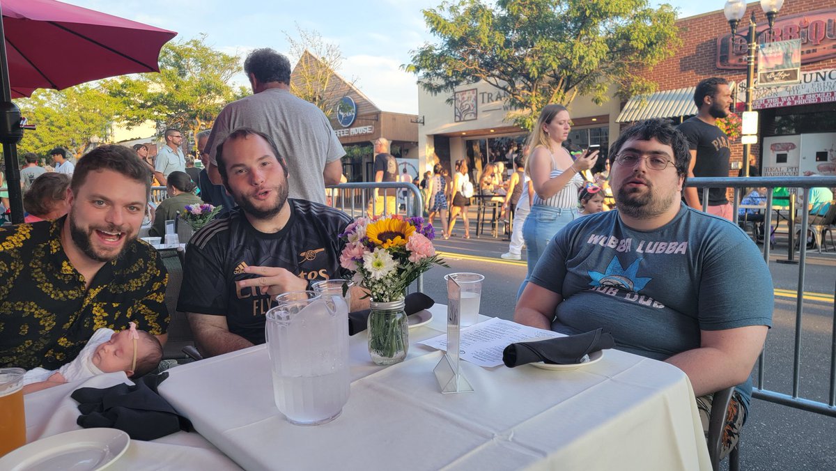 AlphaJordan27's tweet image. Good Morning! Go out and spend some time with the family. Stop worrying about the small stuff and start focusing on enjoying yourself and being with the people you cherish the most.