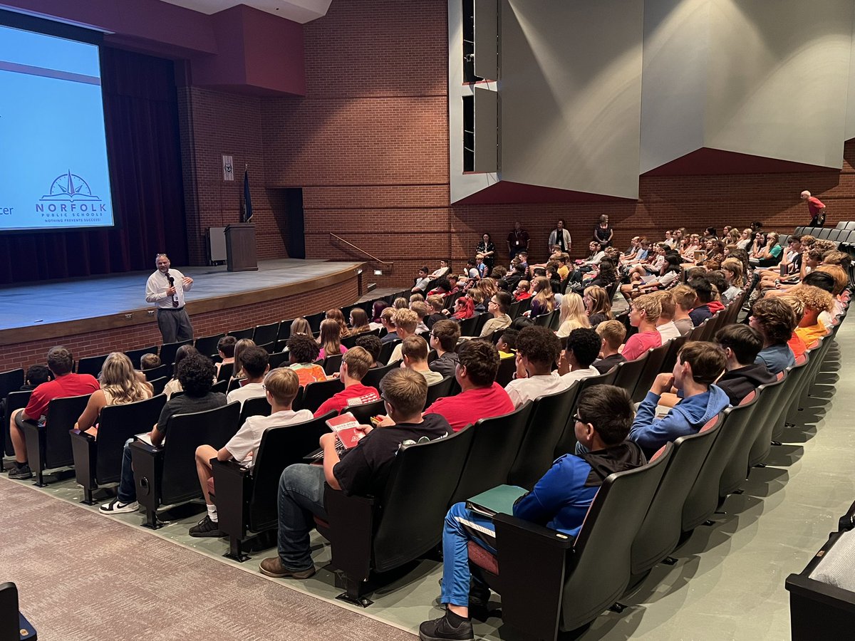 npspanthers's tweet photo. The 2022-2023 school year is off and running. 
Welcome Back! #npspanthers 🐾 https://t.co/CLBX93Gen1