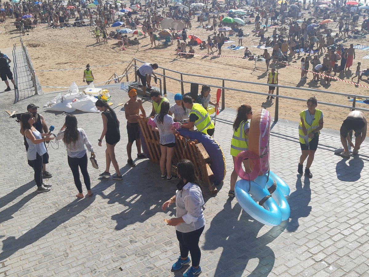 Amaia Jimenez (@amaiajimenez55) on Twitter photo Pixkanaka iristen ari dira baltsak Kontxako hondartzara. Iritsi orduko baltsa desegin, eta zaborra sailkatzen dute antolatzaileek partehartzaileen laguntzarekin
<a href="/berria/">Berria.eus</a> Pixkanaka iristen ari dira baltsak Kontxako hondartzara. Iritsi orduko baltsa desegin, eta zaborra sailkatzen dute antolatzaileek partehartzaileen laguntzarekin
<a href="/berria/">Berria.eus</a>