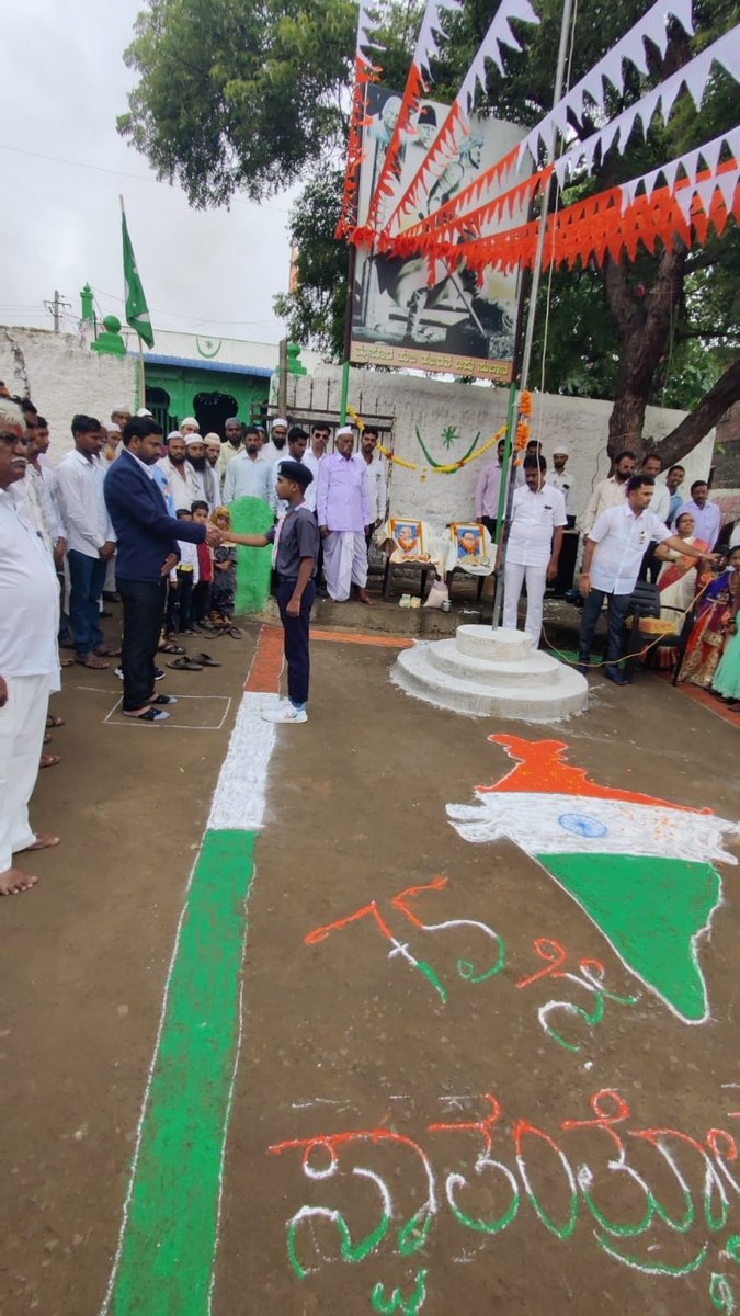 ibrahim1683's tweet photo. 75th Independence day azadi ka amrit mahotsav celebration in Hulagabali wish you Happy independence day to all #IndependenceDay2022 #azadikaamritmahotsav2022 https://t.co/QZZ5A0aM7A