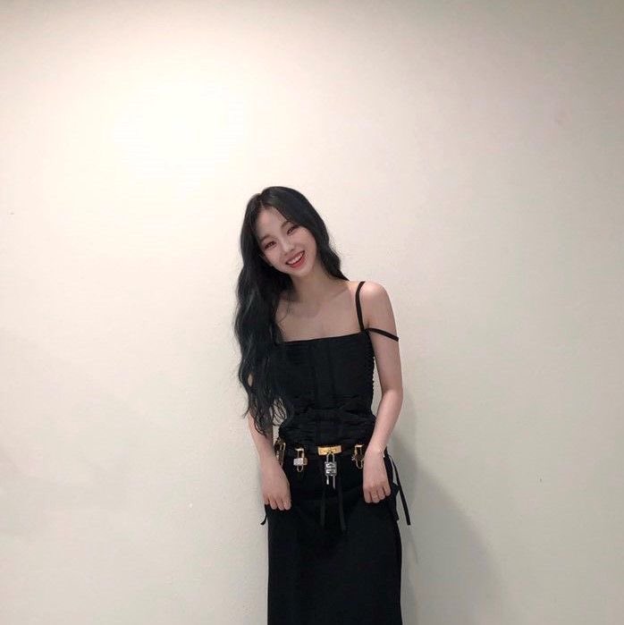 kmjazi's tweet photo. Never not 
— a #winrina au

What happens when Winter gets engaged to her worst enemy, Yu Karina. Who also happens to be the best friend of her ex-girlfriend, Minju. https://t.co/SIcT9xbdxe