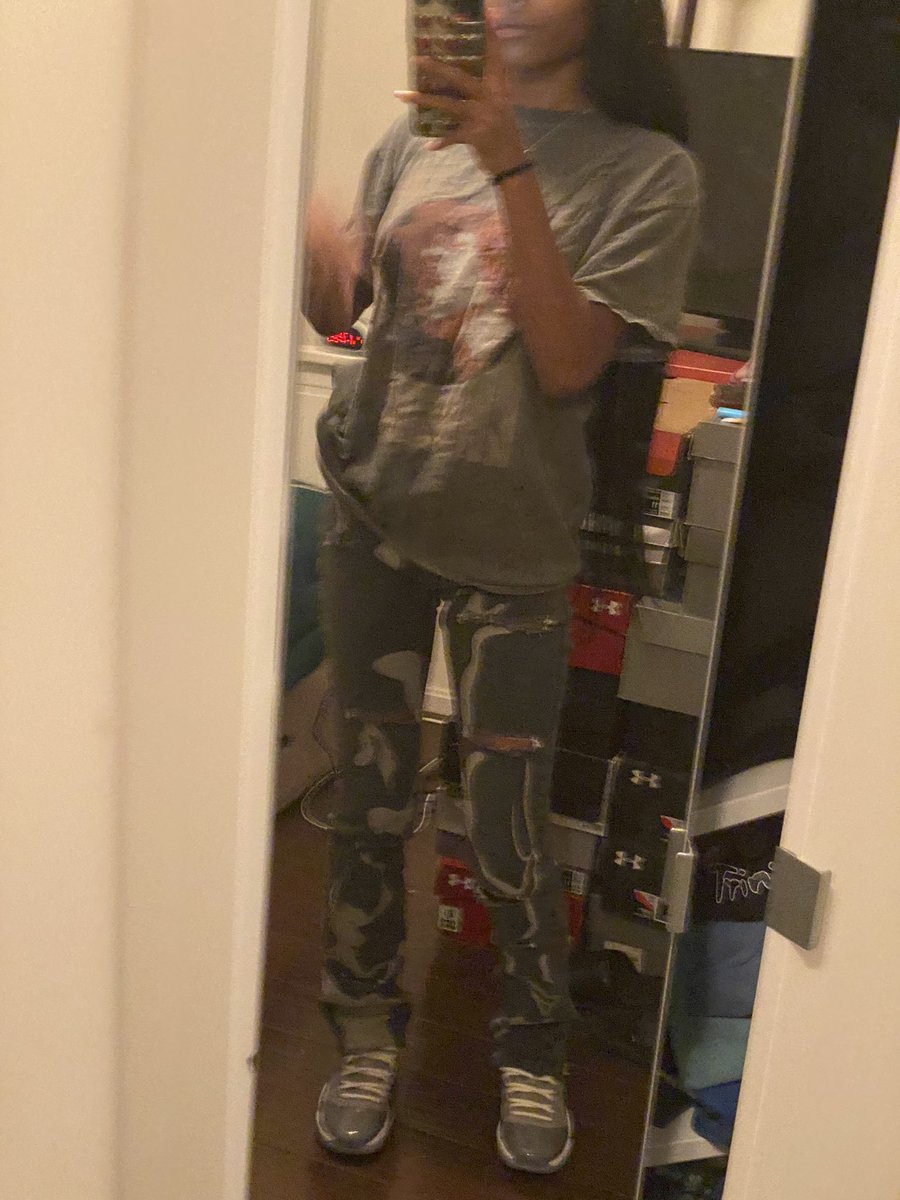 gorjuss_dime's tweet photo. i love putting that shit on it make me feel good abt myself 🥵 #HENDRX https://t.co/GeqvGLslXD